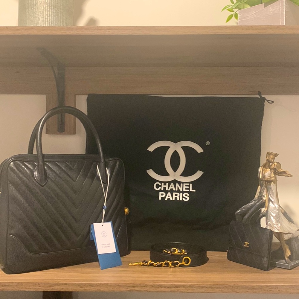 💎Chanel Chevron Quilted Caviar Handbag with Shoulder Strap and Wallet 💎